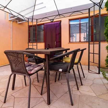 Grosse In Mit Eigener Terrasse Medulin